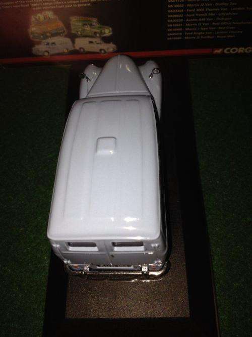 Corgi - Austin A40 Van Cow & Gate - Road Traders Limited Edition (NOS - New old Stock)