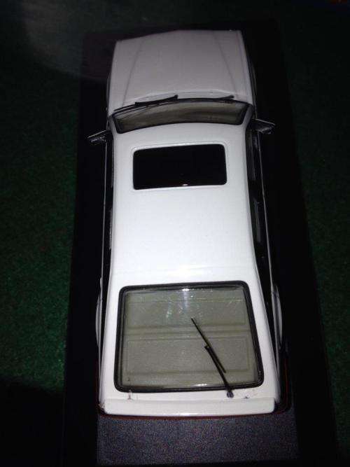 Vanguards - Vauxhall Cavalier SRi MKII Polar White (NOS - New old Stock)
