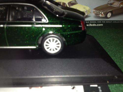 Vanguards - Rover 75 British Racing Green ( Factory fault on one rim ) (NOS - New old Stock)