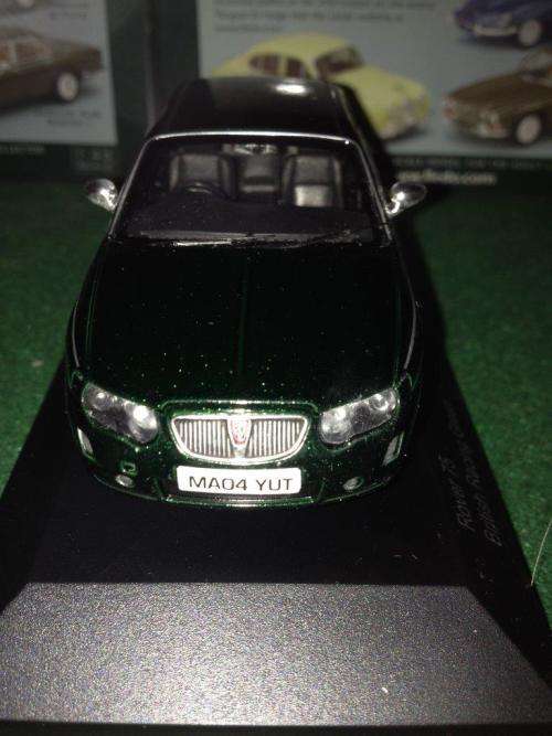 Vanguards - Rover 75 British Racing Green ( Factory fault on one rim ) (NOS - New old Stock)