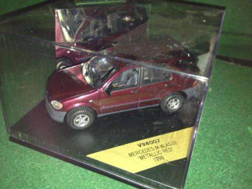 Vitesse - Mercedes M-Klasse Metallic Red 1998 - 1:43 Scale (NOS)