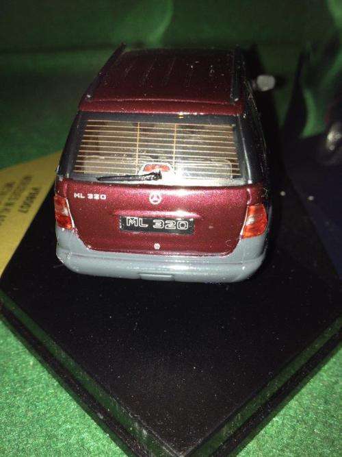 Vitesse - Mercedes M-Klasse Metallic Red 1998 - 1:43 Scale (NOS)