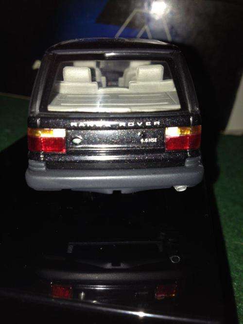 Auto art - Range Rover 4.6 HSE Met Black 1:43 Scale (NOS)