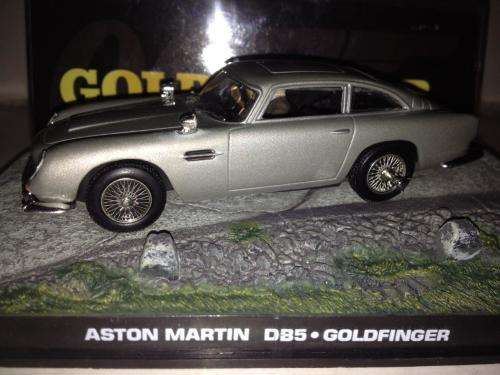 Aston Martin DB5 - Goldfinger - James Bond Car Collection no1 1:43 Scale Die Cast