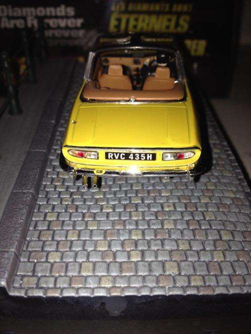 Triumph Stag - Diamonds Are Forever - James Bond Car Collection no18 1:43 Scale Die Cast