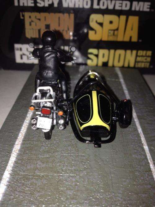 Kawasaki Z900 & Sidecar - The Spy Who Loved Me - James Bond Car Collection no95 1:43 Scale Die Cast