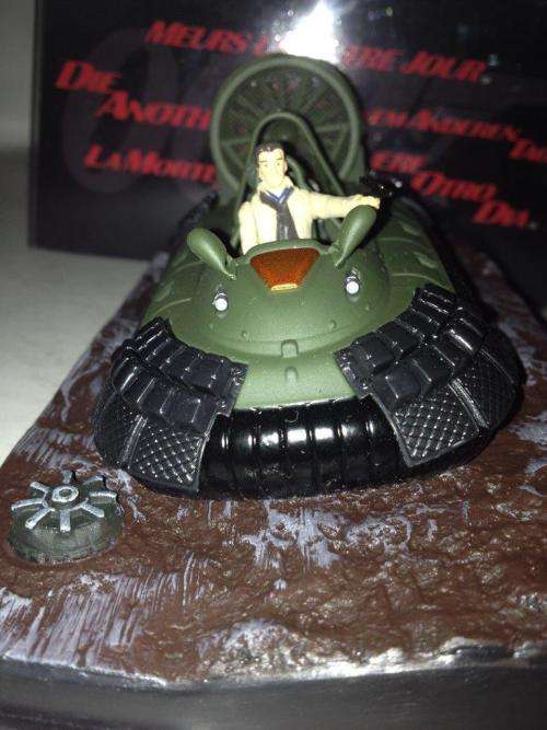 Hovercraft - Die Another Day - James Bond Car Collection no93 1:43 Scale Die Cast