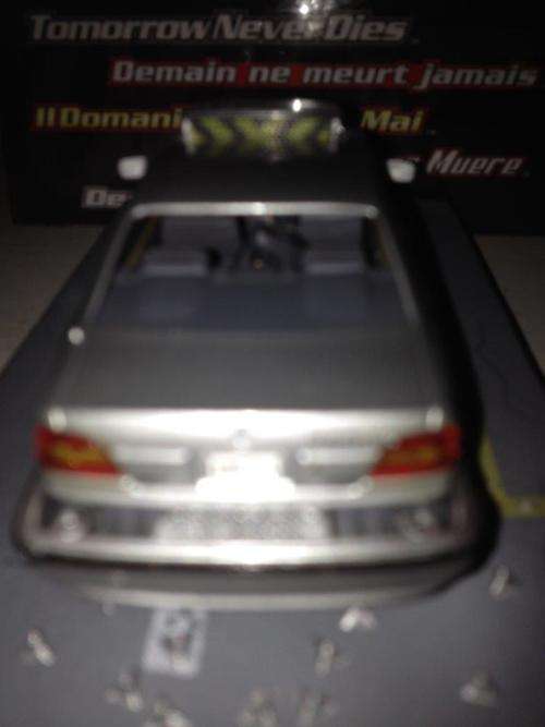 BMW 750iL - Tomorrow Never Dies - James Bond Car Collection no15 1:43 Scale Die Cast
