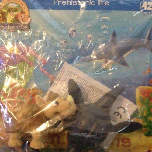 DeAgostini - Dinosaur and Friends Issue 42 Life In Oceans (c/w toys) new sealed