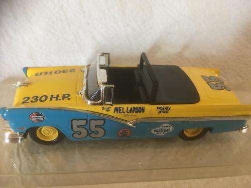 Quartzo - Ford Fairlane 56 Nascar - Mel Larson 1:43 Scale