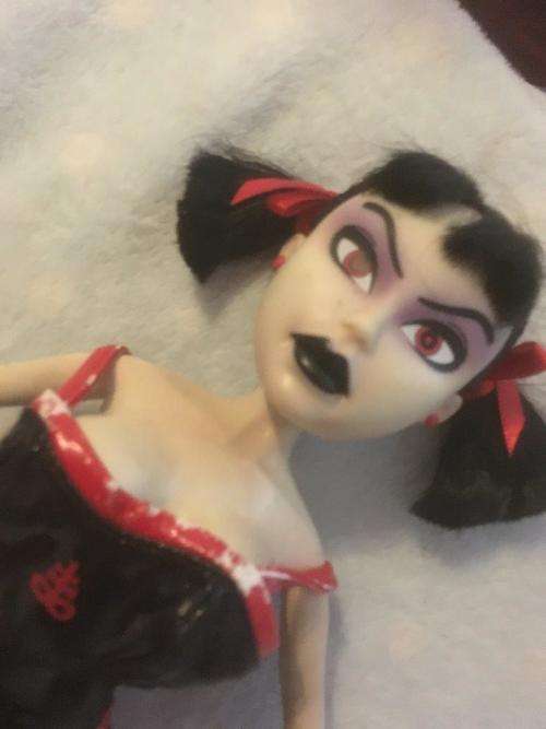 Living Dead Doll - MezcoToyz 2003 +-32cm See pics and description