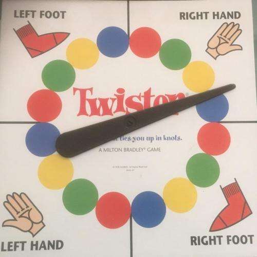 Twister - The Game That Ties you up in Knots - Milton Bradley Hasbro
