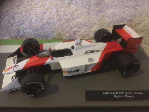 McLaren MP 4/4 1988 Ayrton Senna -  F1 Car Collection 1:43 Scale Die Cast