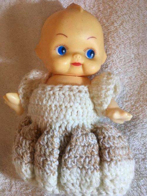 Kewpie in crochette outfit +-22cm