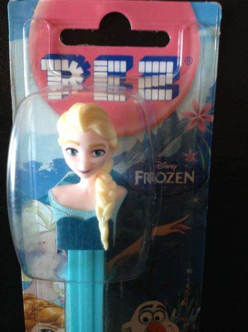 PEZ - Elsa -  Frozen - Pez Dispenser (NEW SEALED)