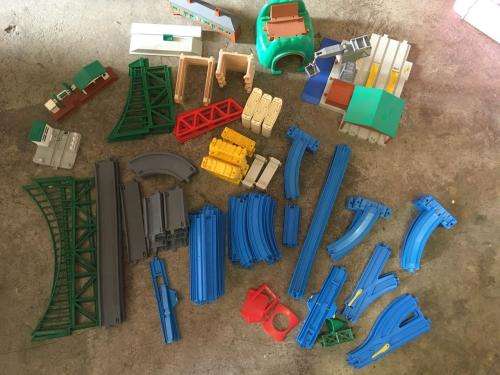 Thomas & Friends - Large Job Lot of Tomy Tracks and accessories - See Pics (126 Pieces)