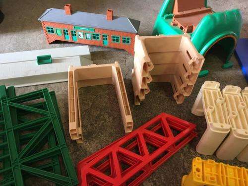 Thomas & Friends - Large Job Lot of Tomy Tracks and accessories - See Pics (126 Pieces)