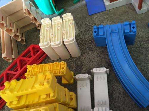 Thomas & Friends - Large Job Lot of Tomy Tracks and accessories - See Pics (126 Pieces)