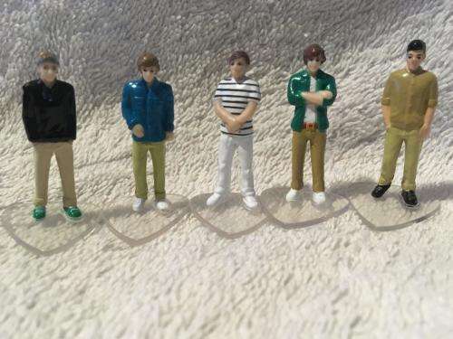 5 x Slot Car Figures 4cm tall