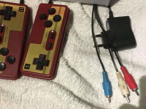 Family Computer 8 Bit (500 built in games + 132 in cartridge)