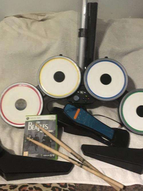 Xbox 360 - The Beatles Rock Band  Stand Alone Drum Set + The Beatles Rock band