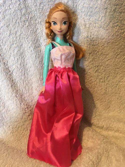 Disney's Frozen Anna Mattel 2012 - Same Size as Barbie