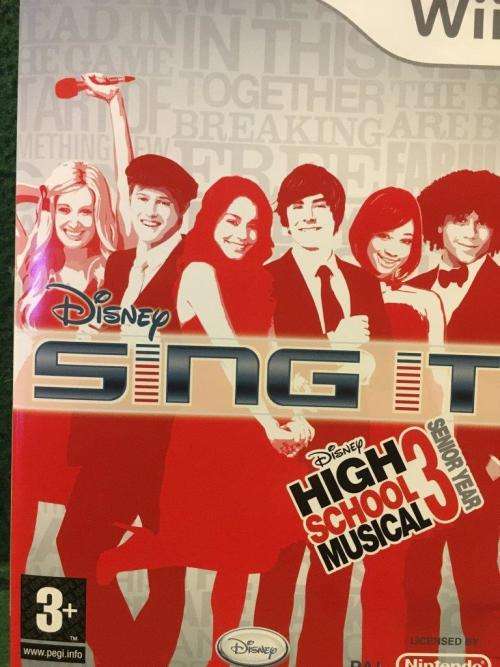 Wii - Disney`s Sing IT High School Musical 3 Senior Year
