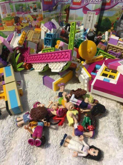 Large Job Lot of Lego Friends sets + instructions