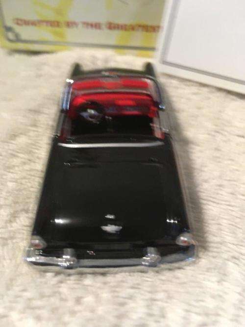 Matchbox Collectables - Coca-Cola 1955 Ford Thunderbird Cruisin' with Coke Collection 1:43 (NOS)