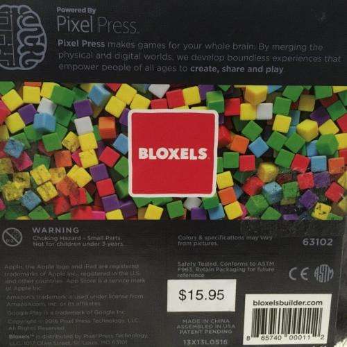 PSP - Bloxels Build Your own Video Game 200 pc starter set (NOS)