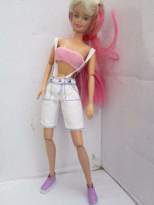 Mattel doll 1991 hips can move laterally
