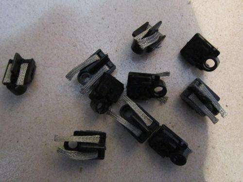 Scalextric Replacement guides g17 (needs screw to attach) x10