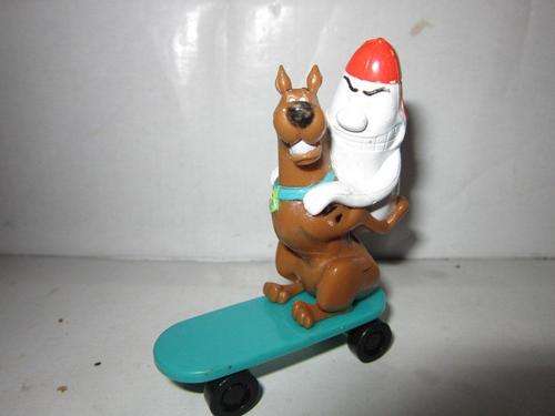 Scooby Doo on a skate board +-10cm