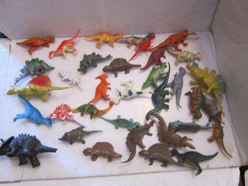 Job Lot 2 Dinosaurs rubber plastic x 33