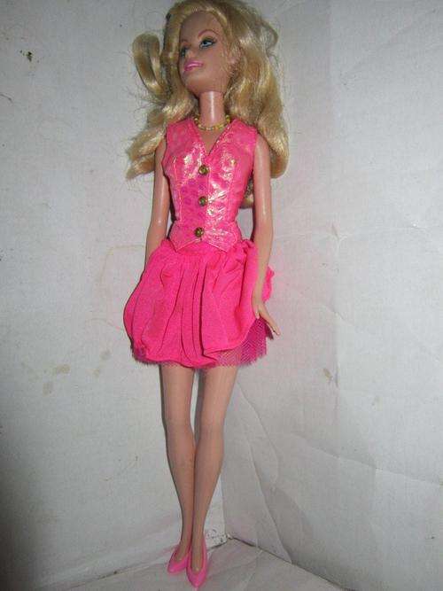 Barbie Mattel doll 1998 in Pink outfit