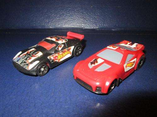 2 x Nestle Hotwheels cars - Plastic +-7cm