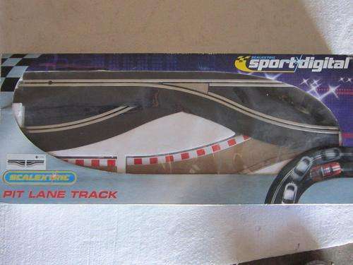 Scalextric Digital C7014 Pit lane with Accessories