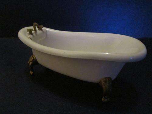 Small Bath - Mattel 2006 +-12cm long