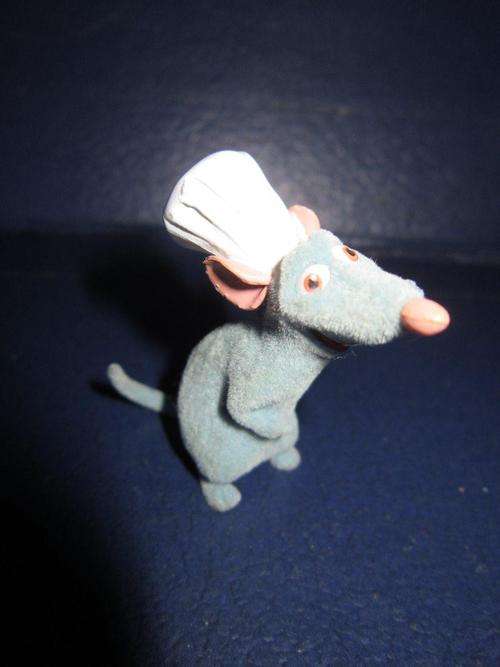 Rat - Ratatoulie- Disney Pixaar - Hard Rubber has velvet covering +-4.5cm