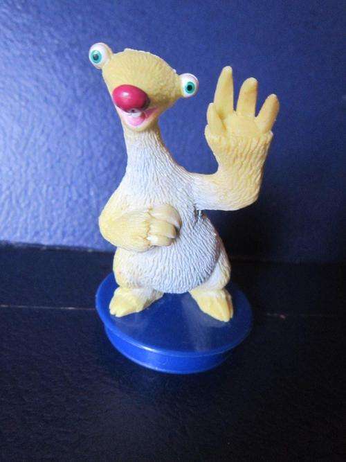 Sid on a Plinth - Ice Age 4 - Hard rubber - fox +- 7.5cm
