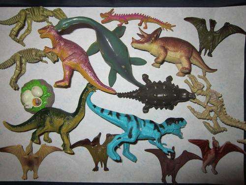 Job Lot Dino's rubber and plastic x 16