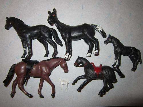 Job Lot Horses rubber and plastic x 6