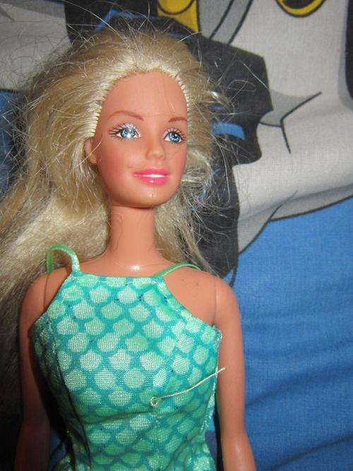 Barbie Mattel doll 1998 - Has permanent Ballerinea shoes