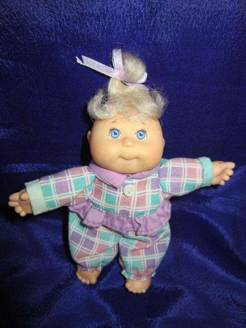Small Cabbage Patch Doll- Soft Body Xavier Roberts +-11 cm