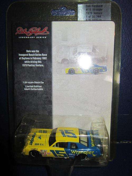 Action AP - Nascar Dale Earnhardt #15 1979 Ventura - LTD Edition 1:64 Scale