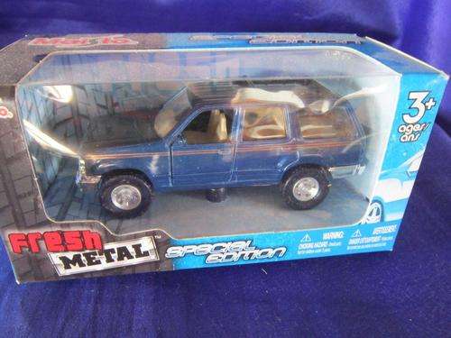 Maisto - Fresh Metal Special Edition -  Jeep +-11.5cm Long