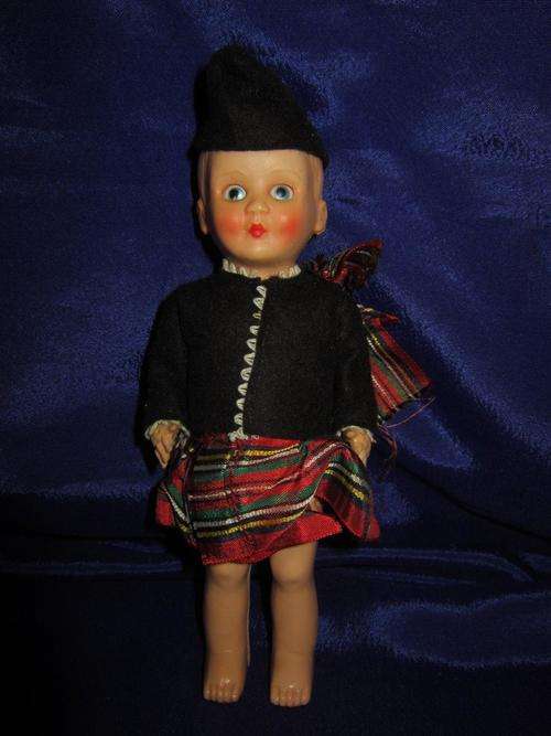 Vintage -  Rosebud doll - Scottish in kilt - +/- 15cm Circa 1950's Made in England