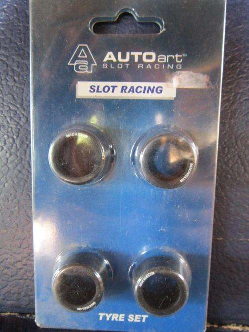 Autoart Slot Racing Tyre Set Set  1:32 scale (NOS)
