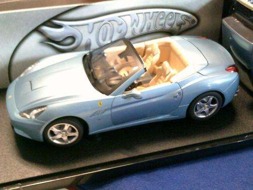 Hotwheels - Ferrari California 1:18 Scale