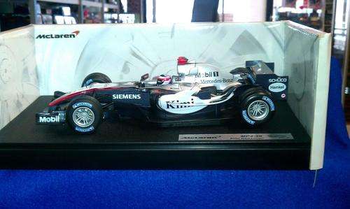 Hotwheels Racing - Kimi Raikkonen - McLaren - MP4-20 - 1/18 Scale